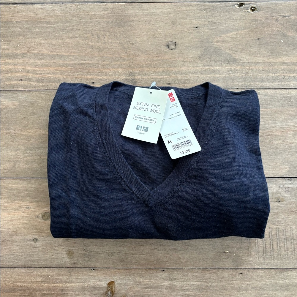 Uniqlo Extra Fine Merino Vneck Sweater